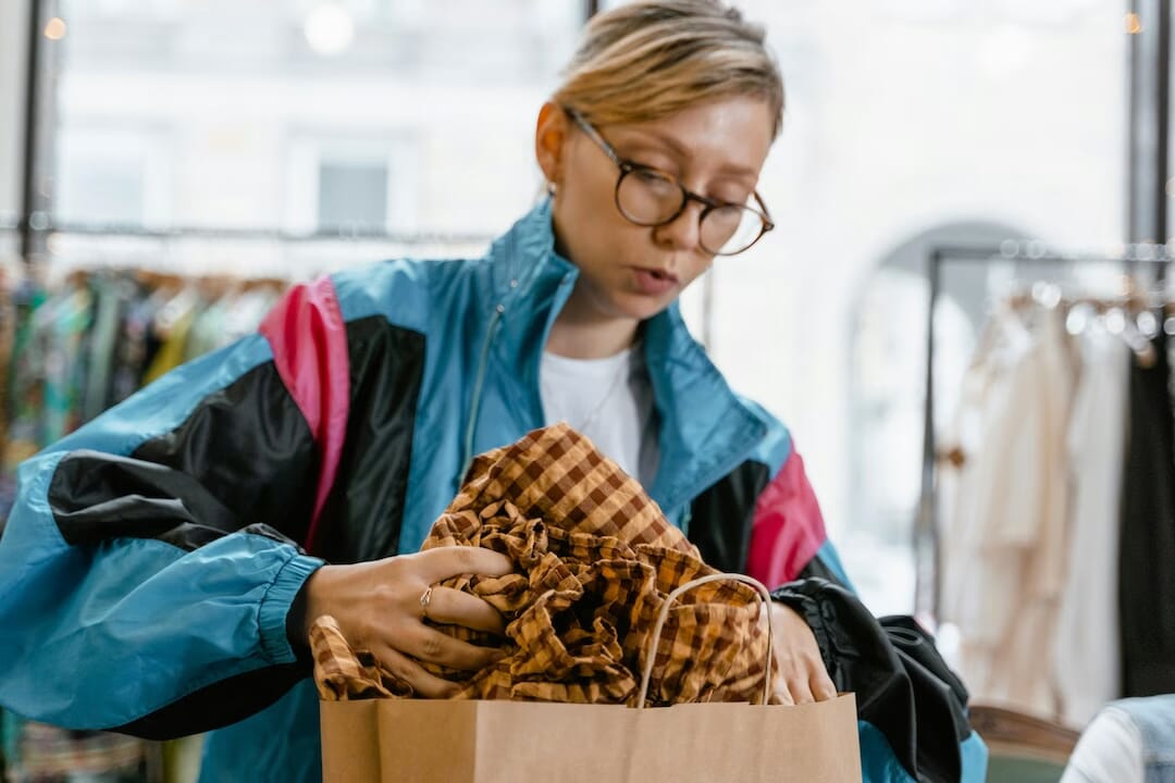 Retail bag checks: Can they cut theft without losing customers? 9 retail bag check policies